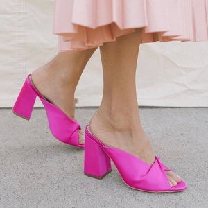 Pristine Loeffler Randall Laurel heels in Fuschia